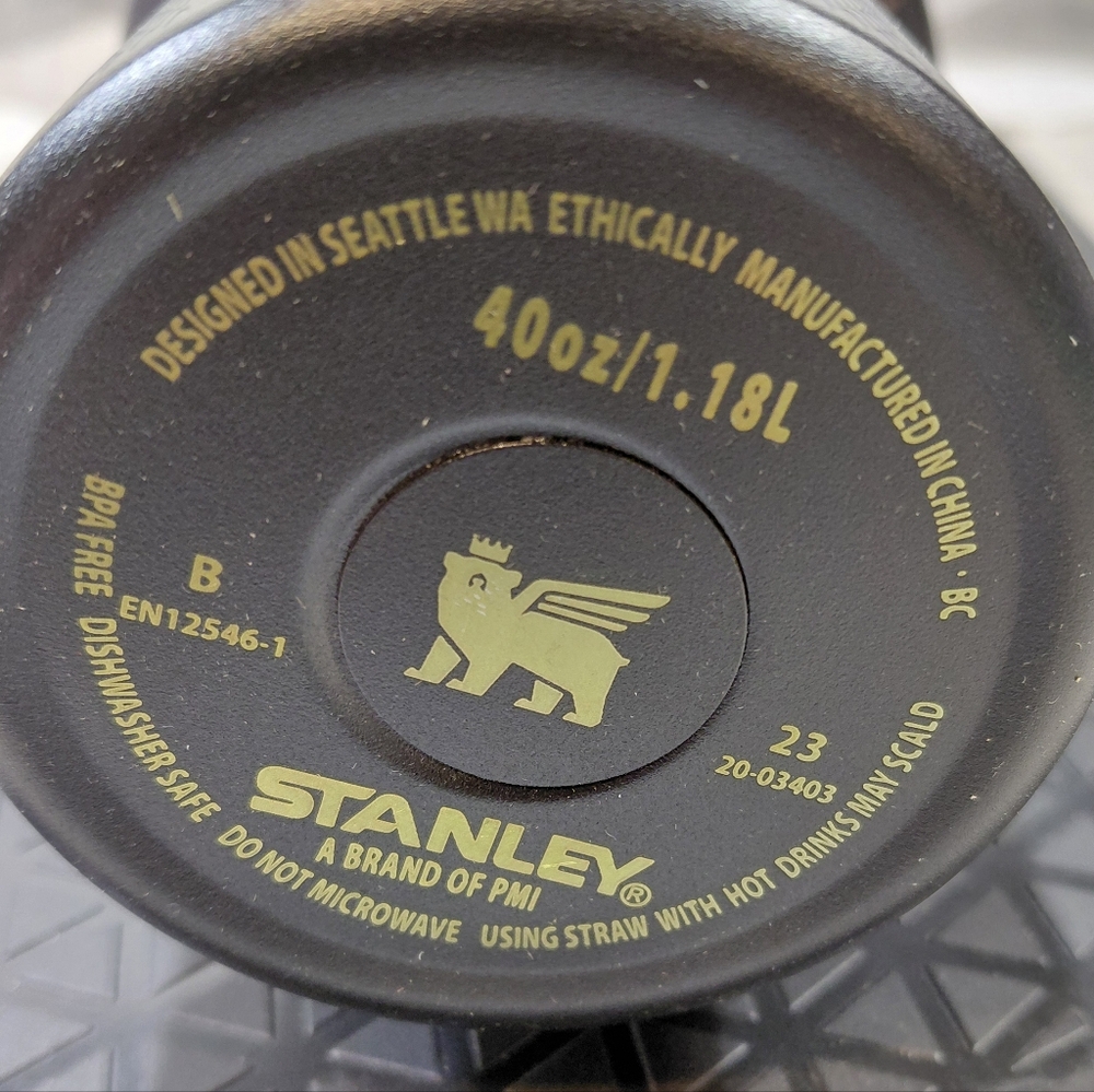 NEW Stanley Flowstate 40oz Quencher H2.0 Tumbler Iridescent Black Plaid - Picture 11 of 12